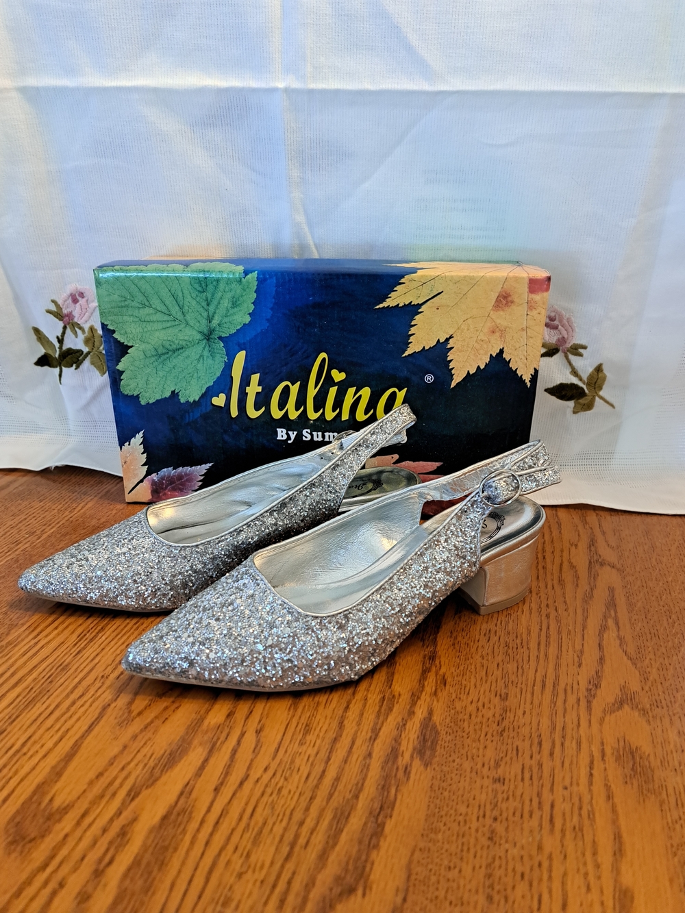 🎉3/$35🎉Silver Glitter Slingback Pumps